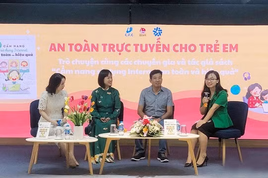 Các diễn giả trong phần giao lưu tại toạ đàm