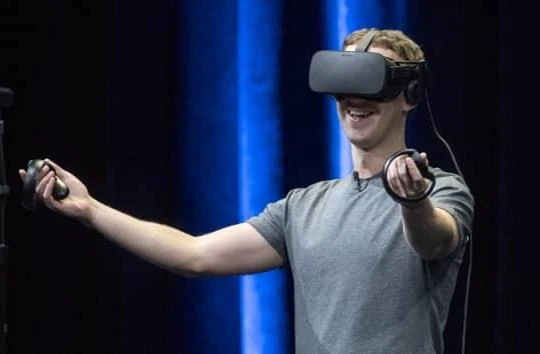 Mark Zuckerberg trình diễn kính thực tế ảo Oculus Rift