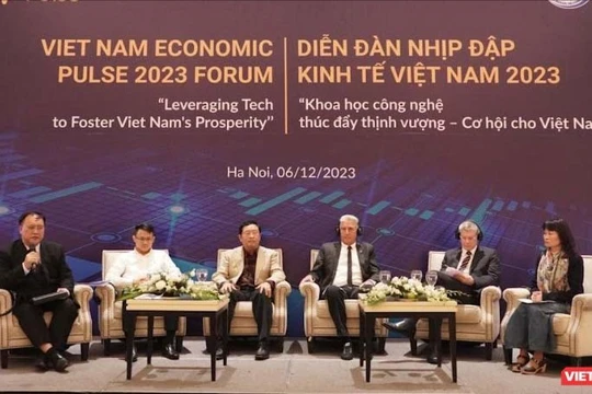 Các diễn giả tại phần giao lưu của Diễn đàn