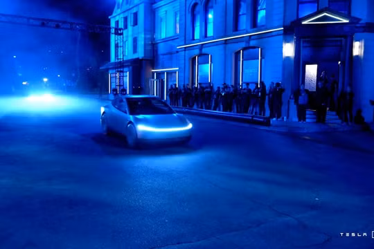 Video: Elon Musk ra mắt robot taxi trong sự hoài nghi của giới đầu tư