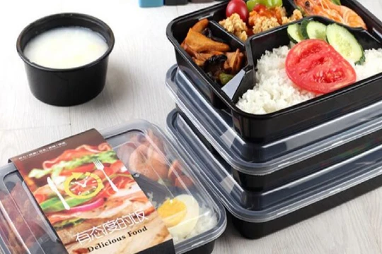 Rác thải nhựa từ thương mại điện tử Việt Nam tăng chóng mặt