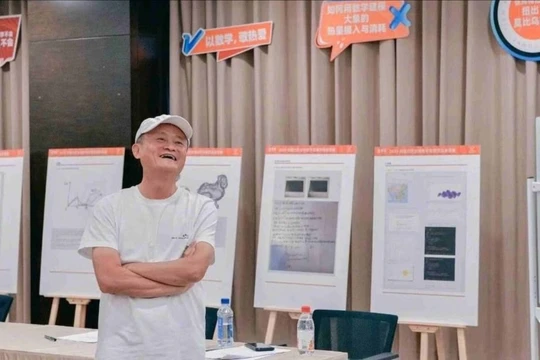 Jack Ma xuất hiện tại cuộc thi toán học thường niên của Alibaba (ảnh: SCMP)