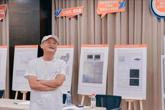 Jack Ma xuất hiện tại cuộc thi toán học thường niên của Alibaba (ảnh: SCMP)