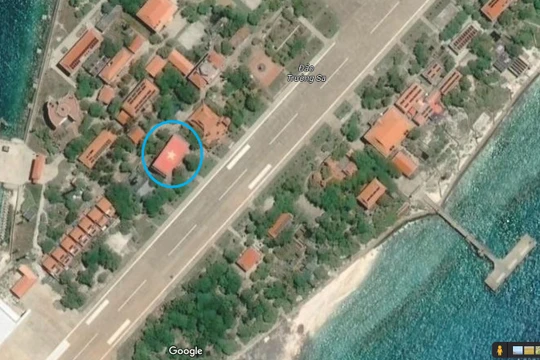 Hình ảnh quốc kỳ Việt Nam tại đảo Trường Sa Lớn trên Google Maps và Google Earth