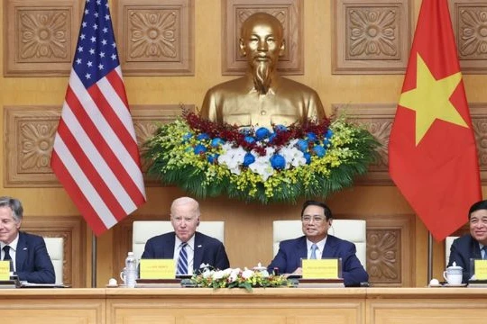 Thủ tướng Phạm Minh Chính và Tổng thống Joe Biden dự Hội nghị cấp cao về Đầu tư và Đổi mới sáng tạo tại Hà Nội, sáng 11/9 (ảnh: VGP)
