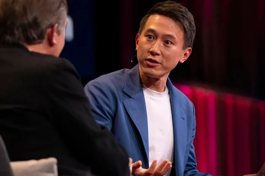 Ông Shou Zi Chew trả lời phỏng vấn tại hội thảo TED (ảnh: Observer)