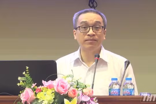 Thứ trưởng Bộ TT&TT Phan Tâm phát biểu tại Hội nghị