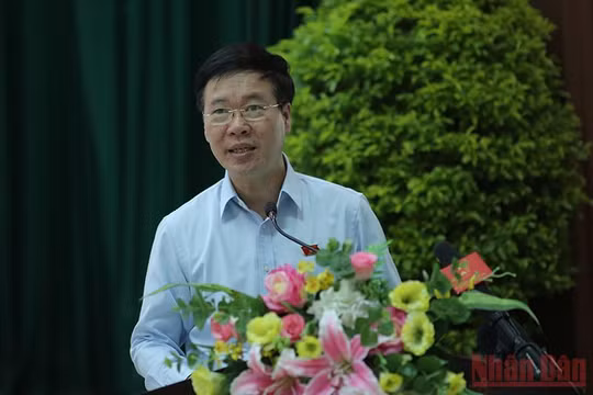 ông Võ Văn Thưởng, Ủy viên Bộ Chính trị, Thường trực Ban bí thư phát biểu tại buổi tiếp xúc cử tri Đà Nẵng hôm 13/5