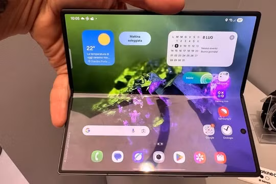 Galaxy Z Fold 7. Ảnh: Shutterstock