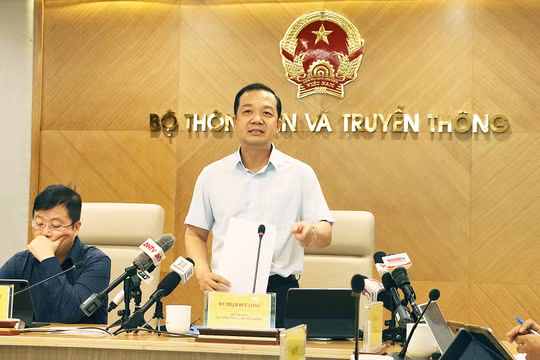 Thứ trưởng Phạm Đức Long cho biết Việt Nam sẽ dừng sóng 2G vào tháng 9 năm 2024