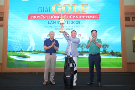 Những cú swing đẹp mắt tại Giải golf Truyền thông số Cup VietTimes 2025