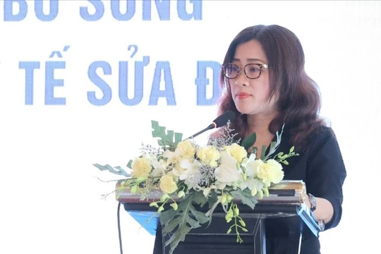 Bà Trần Thị Trang - Q. Vụ trưởng Vụ BHYT (Bộ Y tế) - thông tin về chính sách BHYT thương mại trong Dự án Luật Bảo hiểm y tế sửa đổi