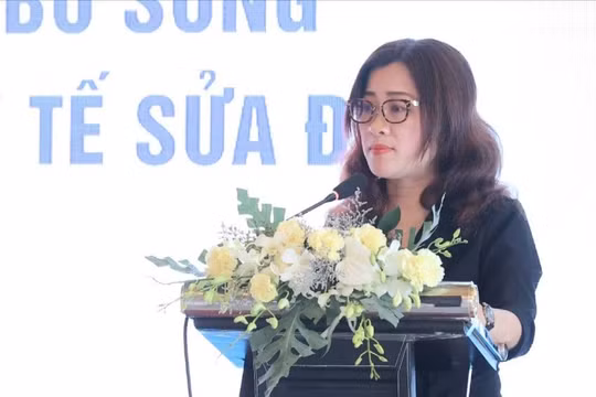 Bà Trần Thị Trang - Q. Vụ trưởng Vụ BHYT (Bộ Y tế) - thông tin về chính sách BHYT thương mại trong Dự án Luật Bảo hiểm y tế sửa đổi