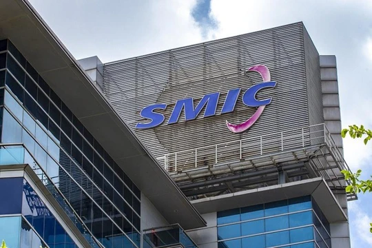 Gã khổng lồ công nghệ Trung Quốc chao đảo dưới sức ép của Mỹ 