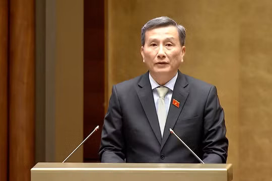 Ông Lê Quang Huy phát biểu tại kỳ họp thứ tư Quốc hội khoá XV
