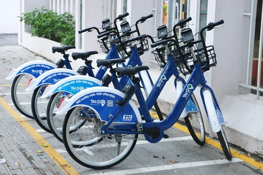 Thấy gì từ dịch vụ cho thuê xe đạp công cộng mới ra mắt tại Hà Nội?