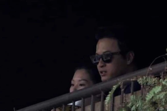 Diễn viên Hồng Đăng đi uống cafe cùng vợ