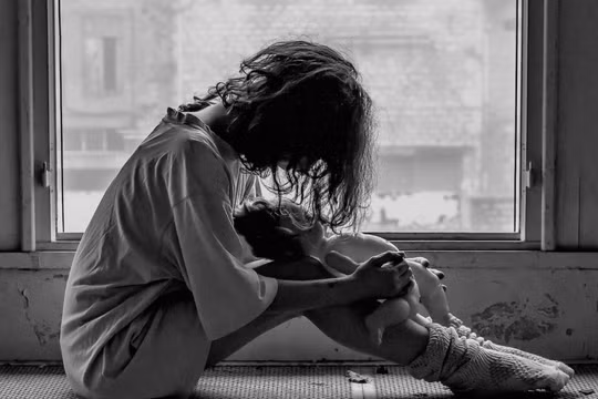 Hội chứng Stockholm khiến nạn nhân có xu hướng bảo vệ kẻ bắt cóc