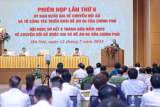 Thủ tướng Phạm Minh Chính phát biểu tại phiên họp lần thứ 6 của Ủy ban quốc gia về chuyển đổi số (ảnh: VGP)