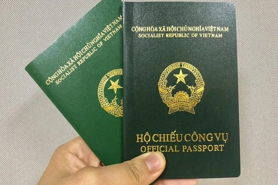 Người dân có thể đăng ký làm hộ chiếu online từ 1/6