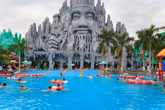 Việt Nam có nhiều địa điểm du lịch độc đáo với du khách (ảnh: Shutterstock)