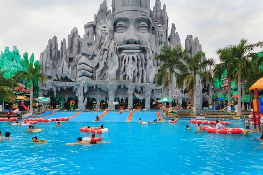 Việt Nam có nhiều địa điểm du lịch độc đáo với du khách (ảnh: Shutterstock)