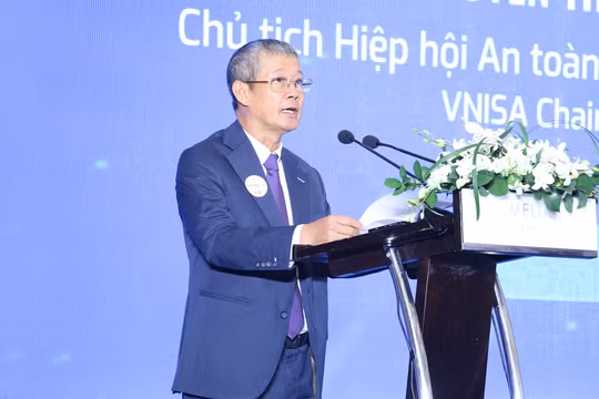 Chủ tịch VNISA Nguyễn Thành Hưng phát biểu tại sự kiện