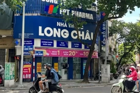 Chuỗi nhà thuốc Long Châu có khoảng 700 cơ sở tại Việt Nam (ảnh: Nikkei Asia)