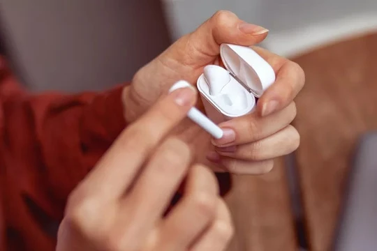 Vệ sinh tai nghe để sử dụng an toàn và hiệu quả