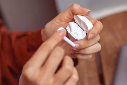 Vệ sinh tai nghe để sử dụng an toàn và hiệu quả