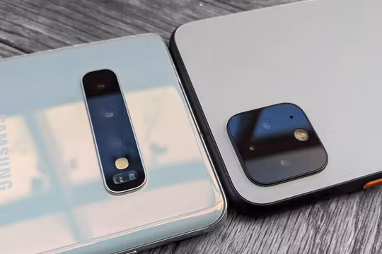 Galaxy S10 và Pixel 4