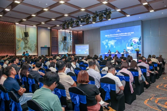 Toàn cảnh Đại hôi cổ đông thường niên CMC 2025.