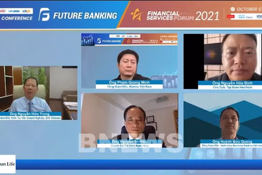 Các đại biểu tham dự phiên thảo luận online tại Diễn đàn Dịch vụ Tài chính và Dịch vụ Ngân hàng 2021
