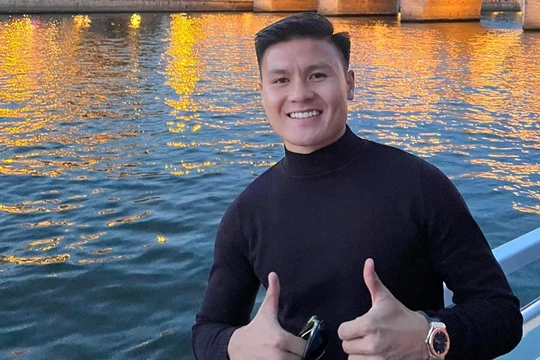 Quang Hải chụp ảnh tại Pháp cách đây ít ngày 