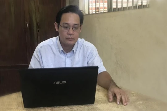 Chân dung thầy giáo Lê Trần Ngọc Sơn - Ảnh: MT