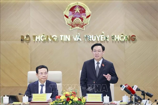 Chủ tịch Quốc hội Vương Đình Huệ phát biểu chỉ đạo. Ảnh: Doãn Tấn/TTXVN