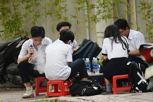 Tỷ lệ hút thuốc lá điện tử trong giới trẻ Việt Nam đang gia tăng nhanh chóng