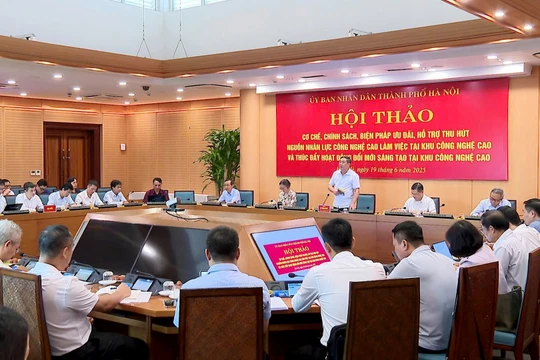 Hội thảo đột phá cơ chế chính sách thu hút nguồn nhân lực Công nghệ cao của UBND TP Hà Nội.