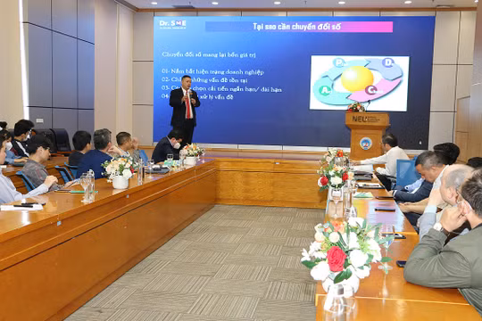 Hội thảo Chuyển đổi số tại trường Đại học Kinh tế Quốc dân Hà Nội (ảnh Đăng Khoa)