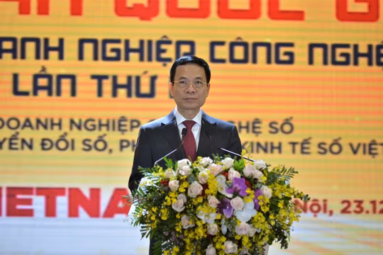 Bộ trưởng Bộ Thông tin và Truyền thông Nguyễn Mạnh Hùng (ảnh: Việt Khôi)