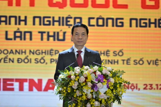 Bộ trưởng Bộ Thông tin và Truyền thông Nguyễn Mạnh Hùng (ảnh: Việt Khôi)