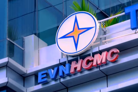 Nhiều khách hàng phản ánh với Điện lực TP. Hồ Chí Minh về những kẻ mạo danh gọi điện yêu cầu khách hàng đóng tiền