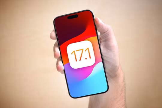 iPhone bị nóng máy, sụt pin sau khi cập nhật iOS 17.1