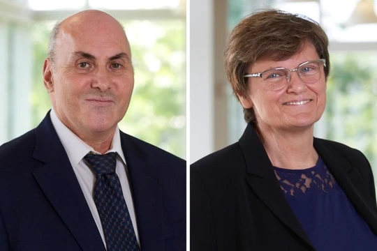 Hai nhà khoa học Katalin Karikó và Drew Weissman