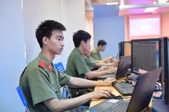 Lực lượng công an nhân dân (CAND) đang đóng vai trò là "lá chắn số" giữ gìn an ninh quốc gia trên môi trường mạng.