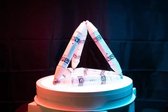 Cơ chế tự lắp ráp, tự sửa chữa của robot. Ảnh: Newsweek