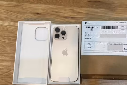 Vụ mua iPhone 16 Pro Max nhận hộp rỗng: Khách đón tin vui