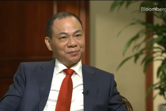 Ông Phạm Nhật Vượng: "Không quan tâm đến giá cổ phiếu, sẽ đầu tư cho VinFast đến khi hết tiền"