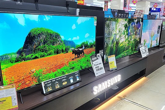 Nên mua tivi hàng trưng bày hay tivi giảm giá dịp Black Friday?