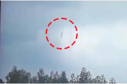 Hình ảnh chiếc máy bay của China Eastern Airlines bị rơi